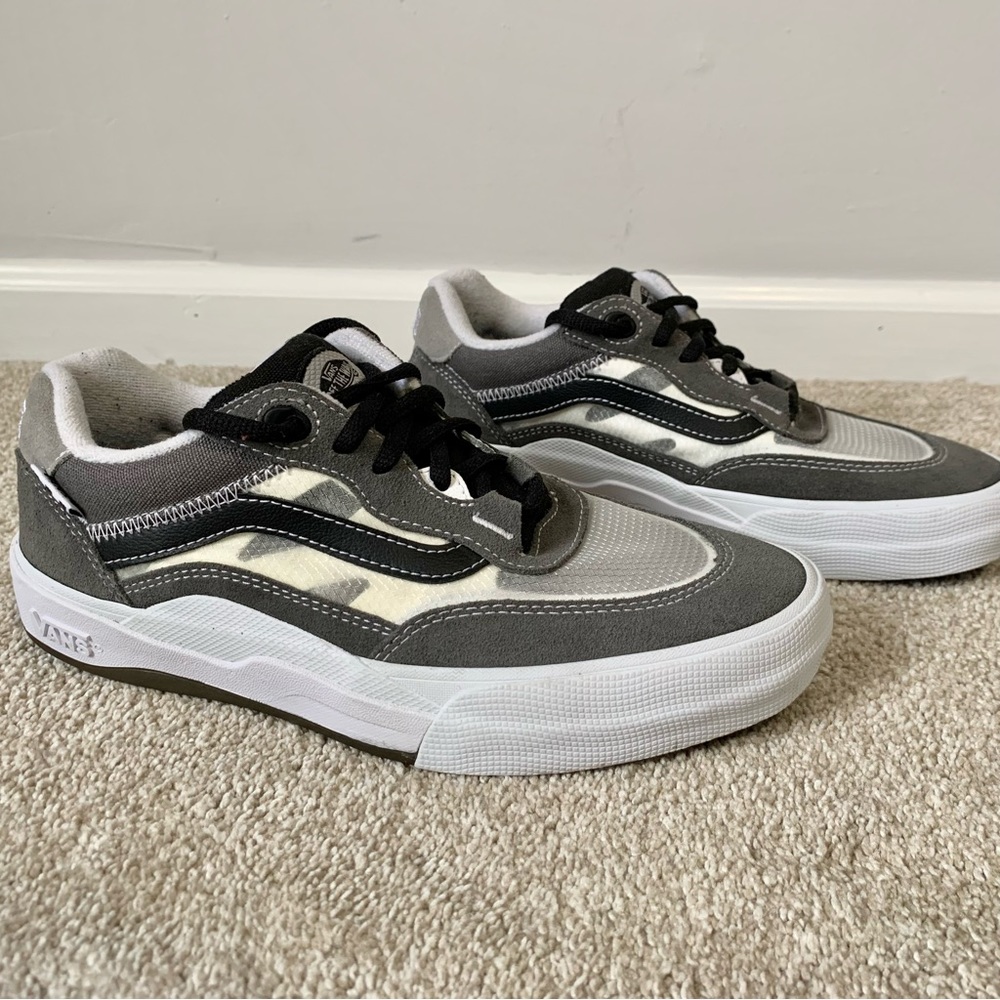 Vans Wayvee skate shoes sz. 8W / 6.5M
